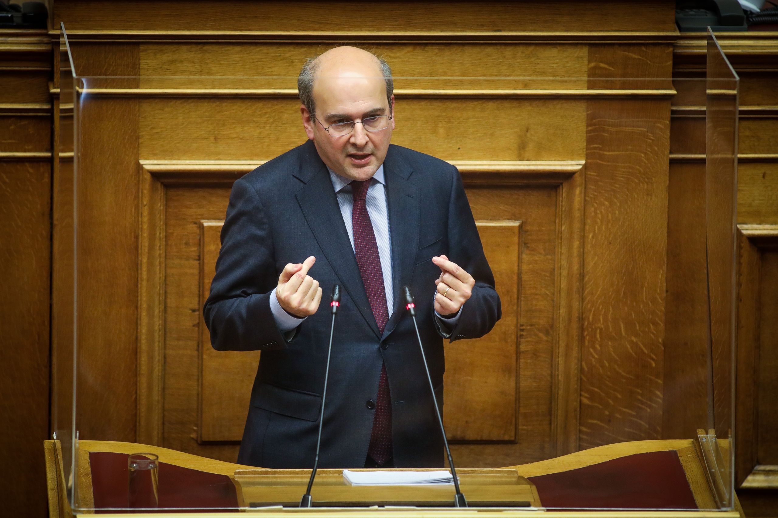 Κωστής Χατζηδάκης προς Τσίπρα: Είστε επιστήμονες στα ψέματα και για τη ΔΕΗ και τον ΕΦΚΑ