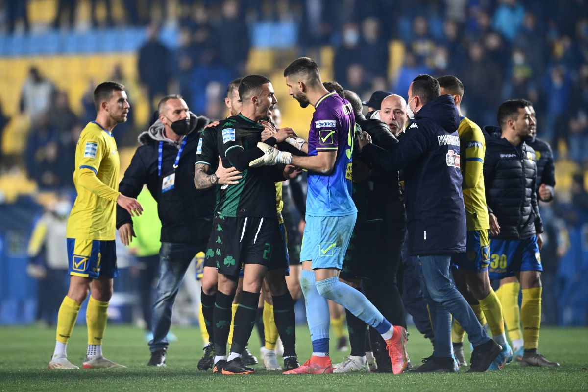 Παναιτωλικός – Παναθηναϊκός: Σύρραξη στο φινάλε του ματς