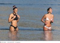 Ειρήνη Παπαδοπούλου: Γυμνάζεται στην παγωμένη θάλασσα της Βουλιαγμένης σε άψογη φόρμα
