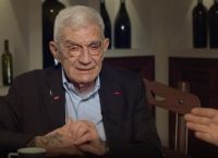 Γιάννης Μπουτάρης: «Θα πεθαίνω με ένα μπουκάλι κρασί στα χέρια»