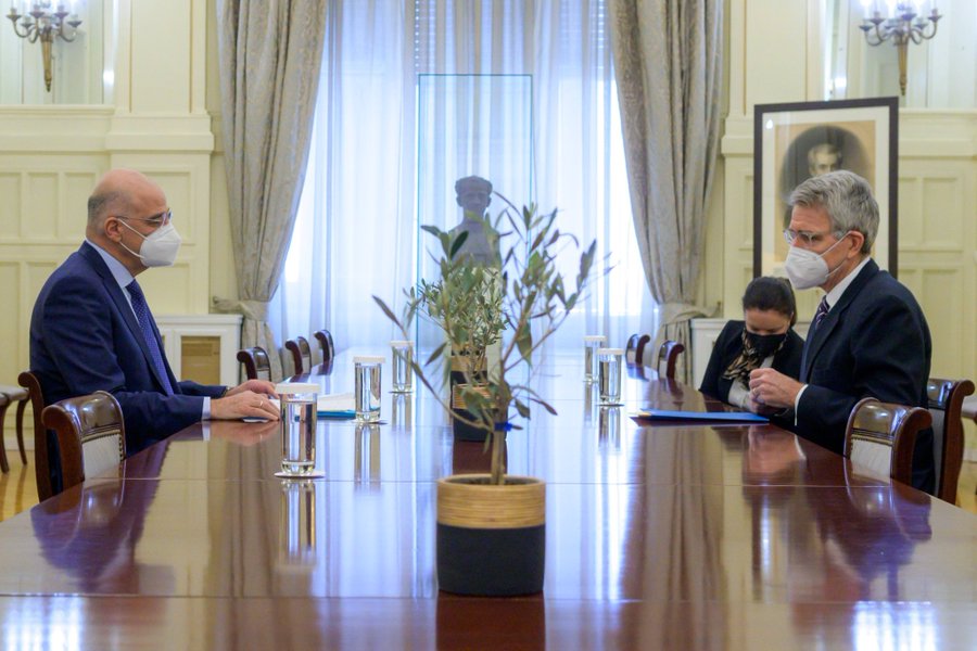 Δένδιας Πάιατ: Ελληνοαμερικανικές σχέσεις και Ουκρανία στην ατζέντα της συζήτησης