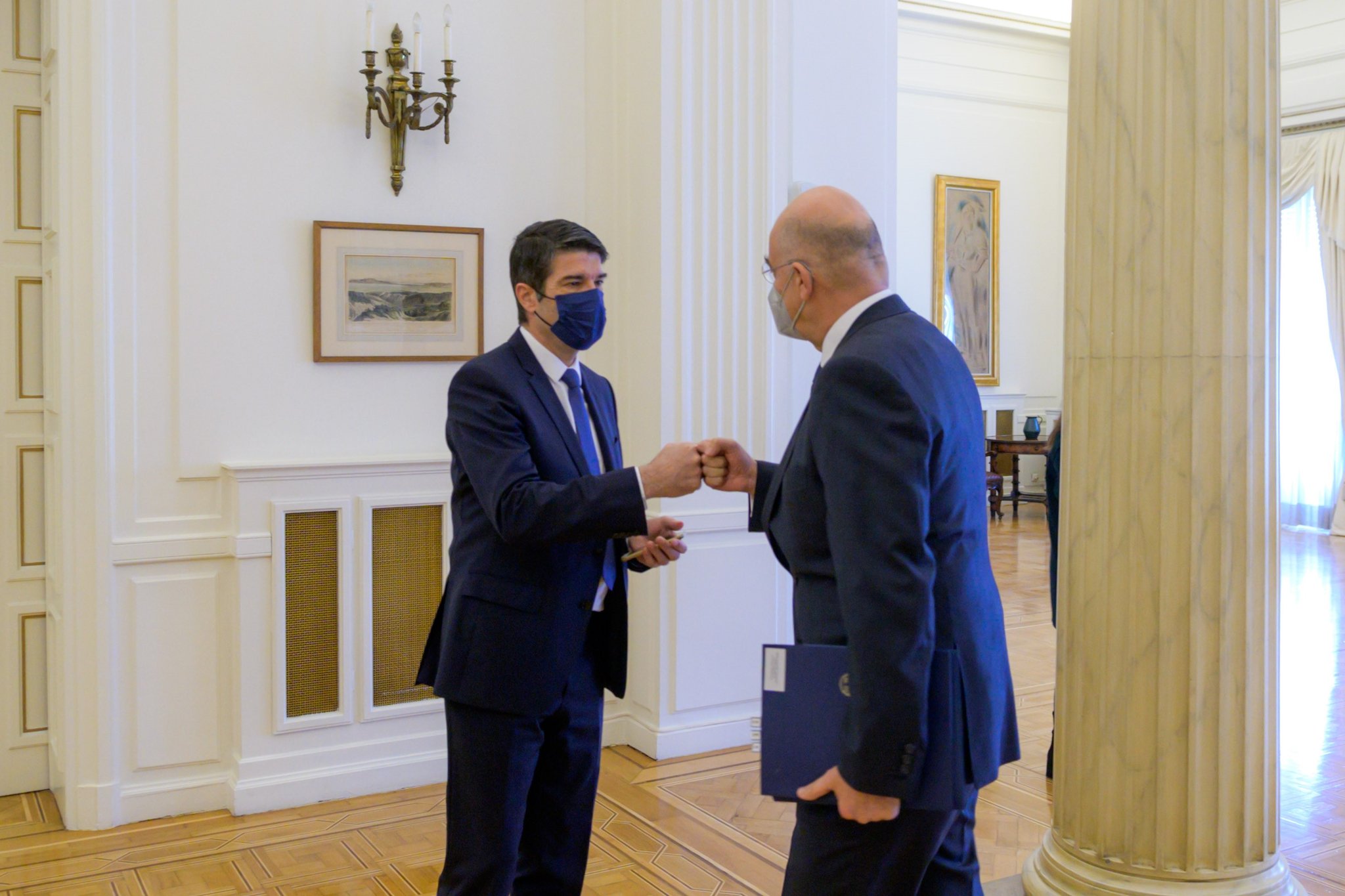 Νίκος Δένδιας: Συναντήθηκε με το Γάλλο πρέσβη – Στο επίκεντρο η Ουκρανία