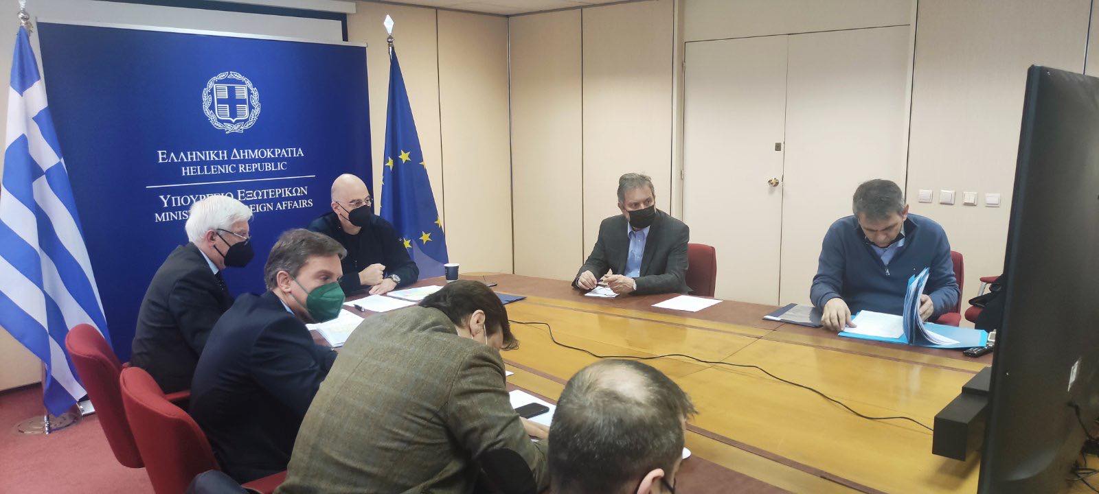 Ουκρανία: Σύσκεψη Δένδια –  Εκκενώνεται το χωριό Σαρτανάς