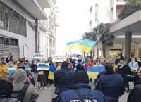 Διαμαρτυρία Ουκρανών έξω από το ρωσικό προξενείο