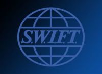 Πόλεμος στην Ουκρανία: Η Swift έτοιμη να συμμορφωθεί με τους περιορισμούς σε ρωσικές τράπεζες