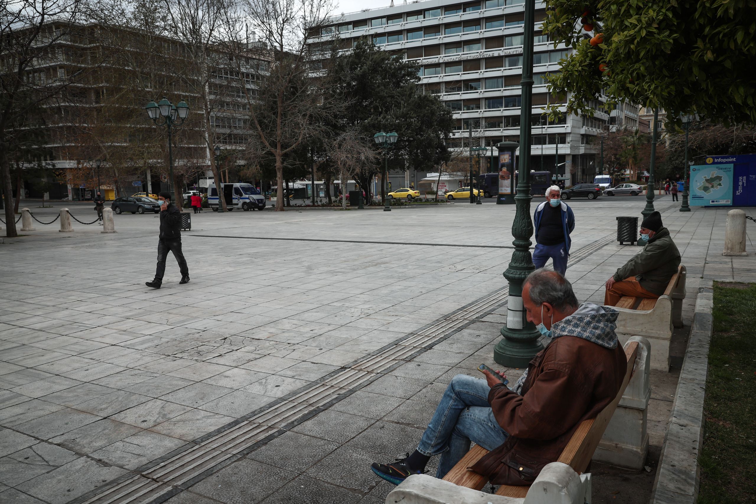 Experts in Greece agree to easing of pandemic measures