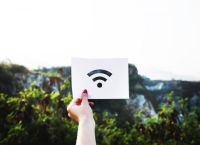 Δωρεάν internet: Δημιουργούνται 3.000 δημόσια WiFi hotspot σε όλη τη χώρα