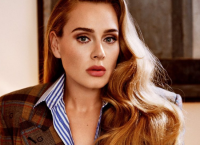 Η Adele χορεύει μεθυσμένη pole dancing και μας αφήνει άναυδους