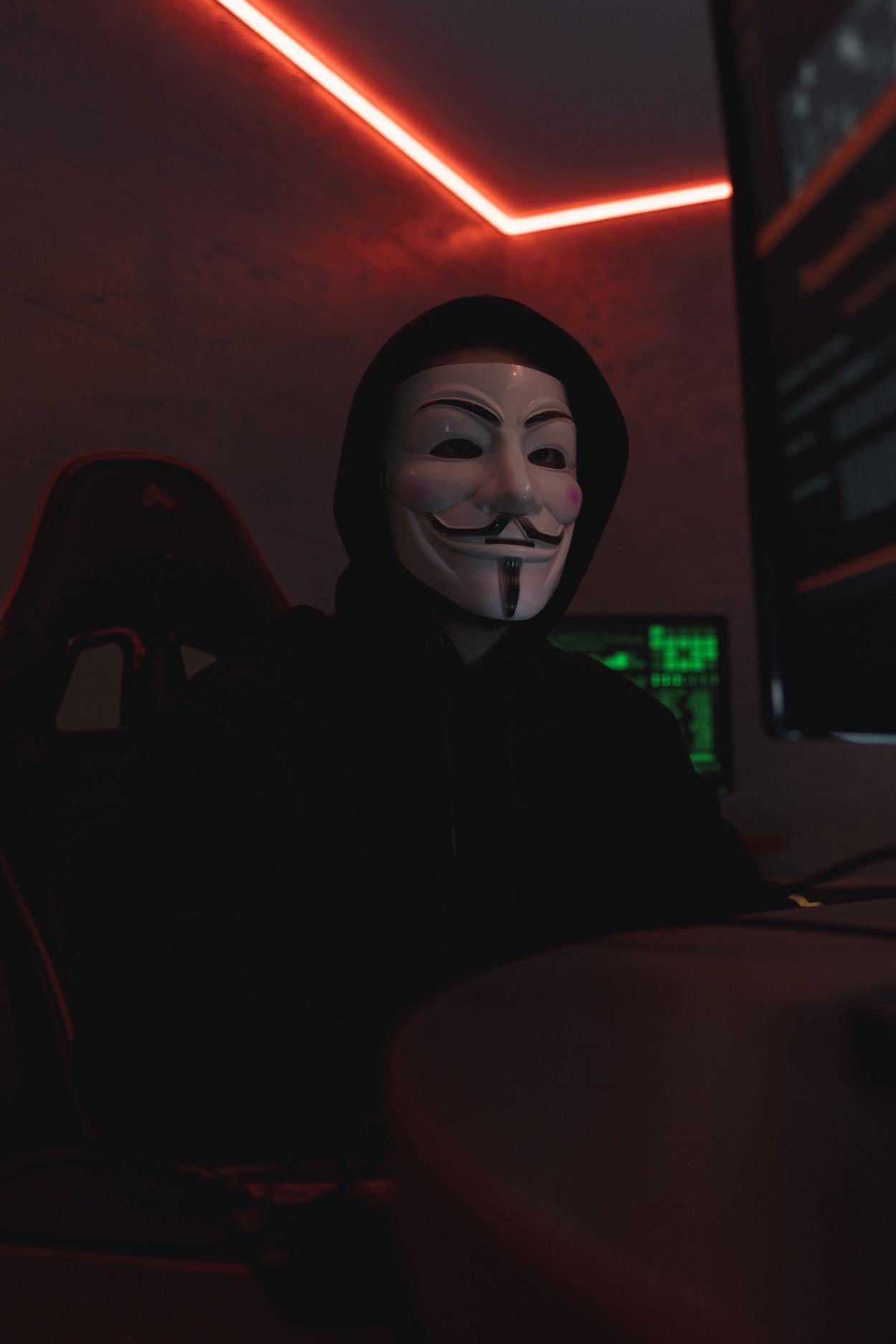 Πόλεμος στην Ουκρανία – Anonymous: Συμβουλές στους Ουκρανούς για να μην τους εντοπίζουν οι Ρώσοι