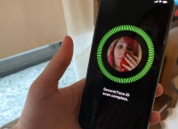 Apple: Αναβάθμιση ξεκλειδώνει τα iPhone χωρίς αφαίρεση της μάσκας