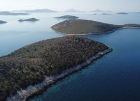 Στο σφυρί η νησίδα «Μάκρη» στο Ιόνιο Στο σφυρί η νησίδα «Μάκρη» στο Ιόνιο