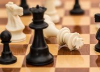 Σκάκι: 16χρονος κατατρόπωσε τον παγκόσμιο πρωταθλητή