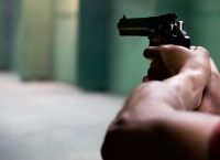 Απείλησε την πρώην γυναίκα του στη δουλειά της: «Δεν γλιτώνεις, το όπλο έχει 6 σφαίρες»