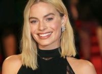 5 beauty looks της Margot Robbie που αξίζει να σταθούμε
