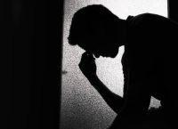 Τραγωδία: Πατέρας αυτοκτόνησε μετά τη διαρροή βίντεο του γιου του με άλλον άνδρα