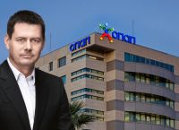 Ο Τσέχος δισεκατομμυριούχος Κάρμελ Κόμαρεκ εξελίσσεται αργά αλλά σταθερά σε βασικό πρωταγωνιστή του ΟΠΑΠ