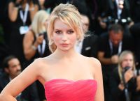 Η μικρή αδερφή της Kate Moss, Lottie Moss μπήκε σε κέντρο αποτοξίνωσης