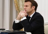 Μακρόν στα ελληνικά: Σκεφτόμαστε με θλίψη την Ελλάδα που έχασε άδικα 10 ομογενείς