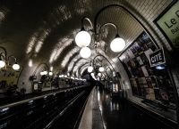 Μεγάλη απεργία έχει παραλύσει το μετρό στο Παρίσι