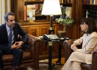 Mitsotakis: Greece ready to accept Greek refugees from Ukraine