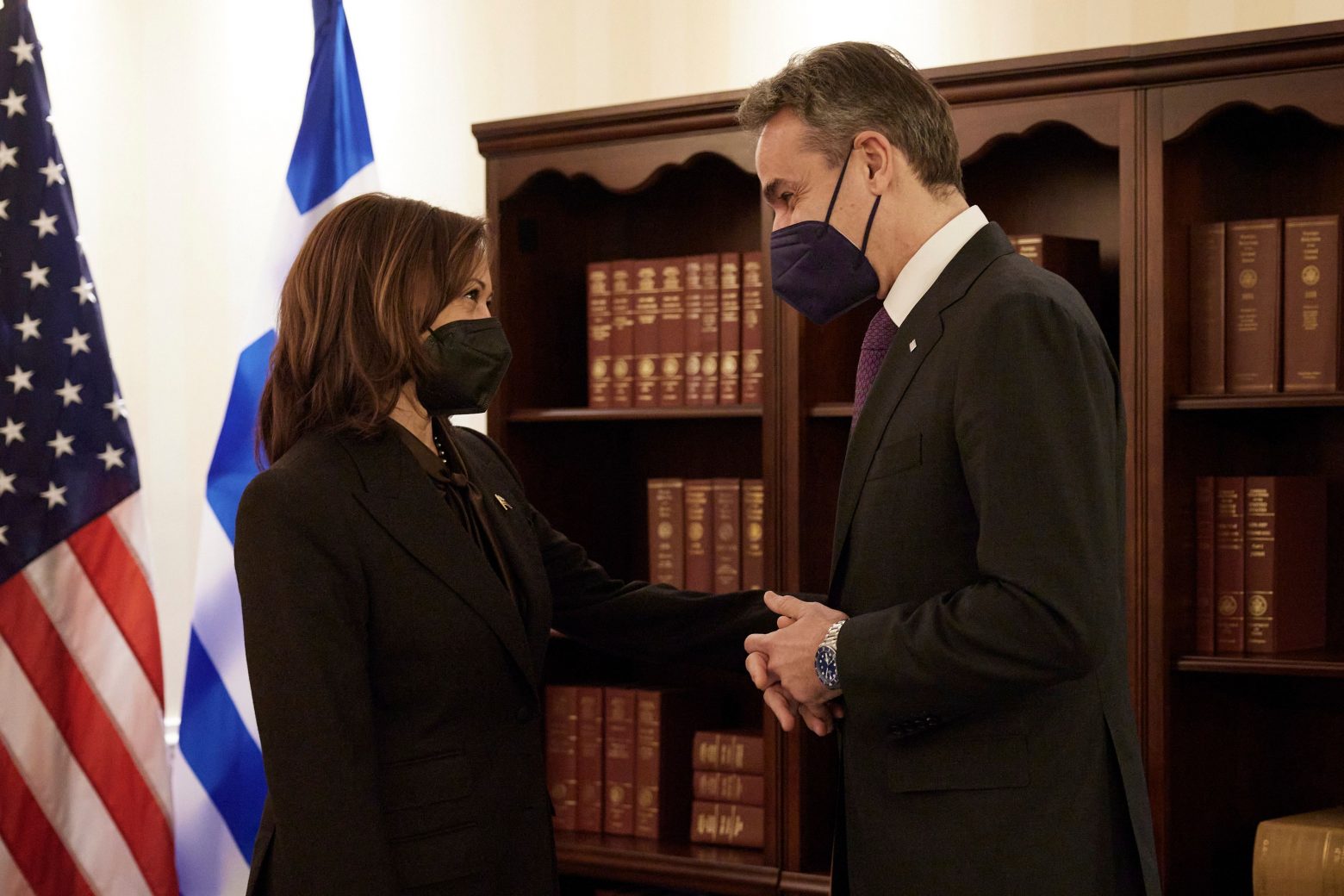 Η ερώτηση της Κάμαλα Χάρις στον Μητσοτάκη – Γιατί δεν έχουν καταδικαστεί ακόμα οι δολοφόνοι του Μπακαρί