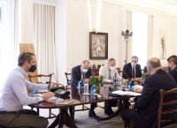 Οπαδική βία: Σύσκεψη εργασίας στο Μαξίμου – Την άλλη εβδομάδα οι ανακοινώσεις
