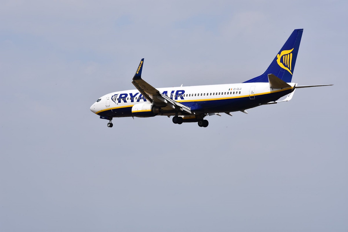 Ryanair: Απειλεί να αποχωρήσει από τα ελληνικά αεροδρόμια – Κλείνει τη βάση στη Ρόδο