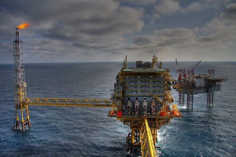 Ουκρανία Ρωσία: Το πετρέλαιο υποχωρεί 2% καθώς οι συνομιλίες του Ιράν αντισταθμίζουν την κρίση