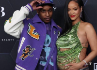 Η έγκυος Rihanna και ο A$AP Rocky ποζάρουν στο Fenty Beauty Event στο L.A. Η έγκυος Rihanna και ο A$AP Rocky ποζάρουν στο Fenty Beauty Event στο L.A.
