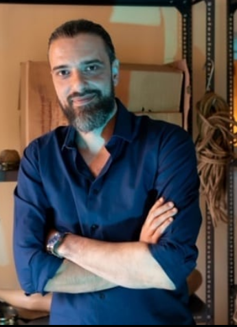 «Κοίταξε μην πας και μου πηδήξεις από κανένα μπαλκόνι» – Ο Σωτήρης Τσαφούλιας για το Revenge Porn [vid]
