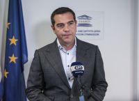 Τσίπρας: Γιουρούσι στο δημόσιο χρήμα με 6,7 δισεκατομμύρια απευθείας αναθέσεις