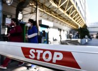 Θρίλερ στο νοσοκομείο Ευαγγελισμός: Απειλεί να πηδήξει από την ταράτσα