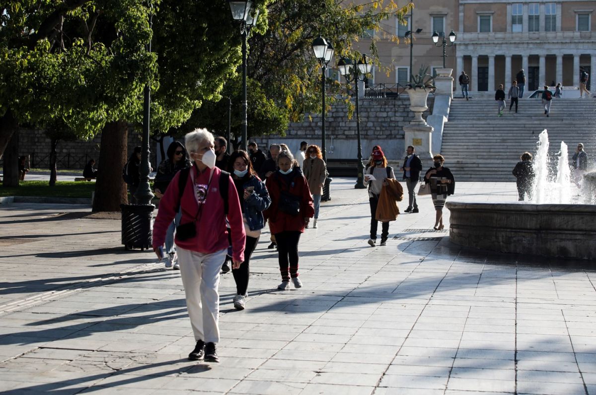 Κρούσματα [3/5]: 1.530 στην Αττική και 471 στη Θεσσαλονίκη – Ο χάρτης της διασποράς
