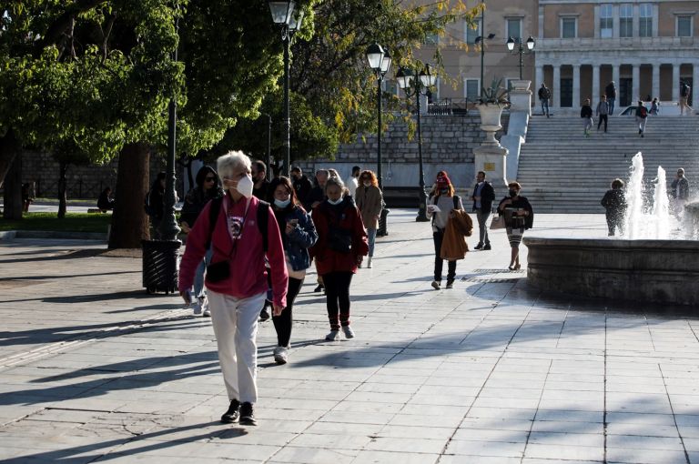 Κρούσματα [3/5]: 1.530 στην Αττική και 471 στη Θεσσαλονίκη – Ο χάρτης της διασποράς