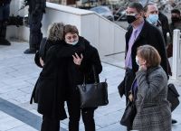 Ξέσπασε η μητέρα της Ελένης Τοπαλούδη για τη διακοπή της δίκης: «Από το Θεό να το βρείτε!»