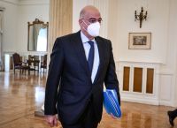 Δένδιας σε Τσαβούσογλου: Η Τουρκία δεν δικαιούται να μιλά για το μεταναστευτικό