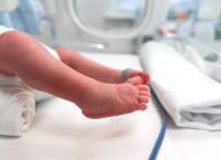 Βρετανία: Τα πιο πρόωρα δίδυμα αγοράκια μόλις 22 εβδομάδων