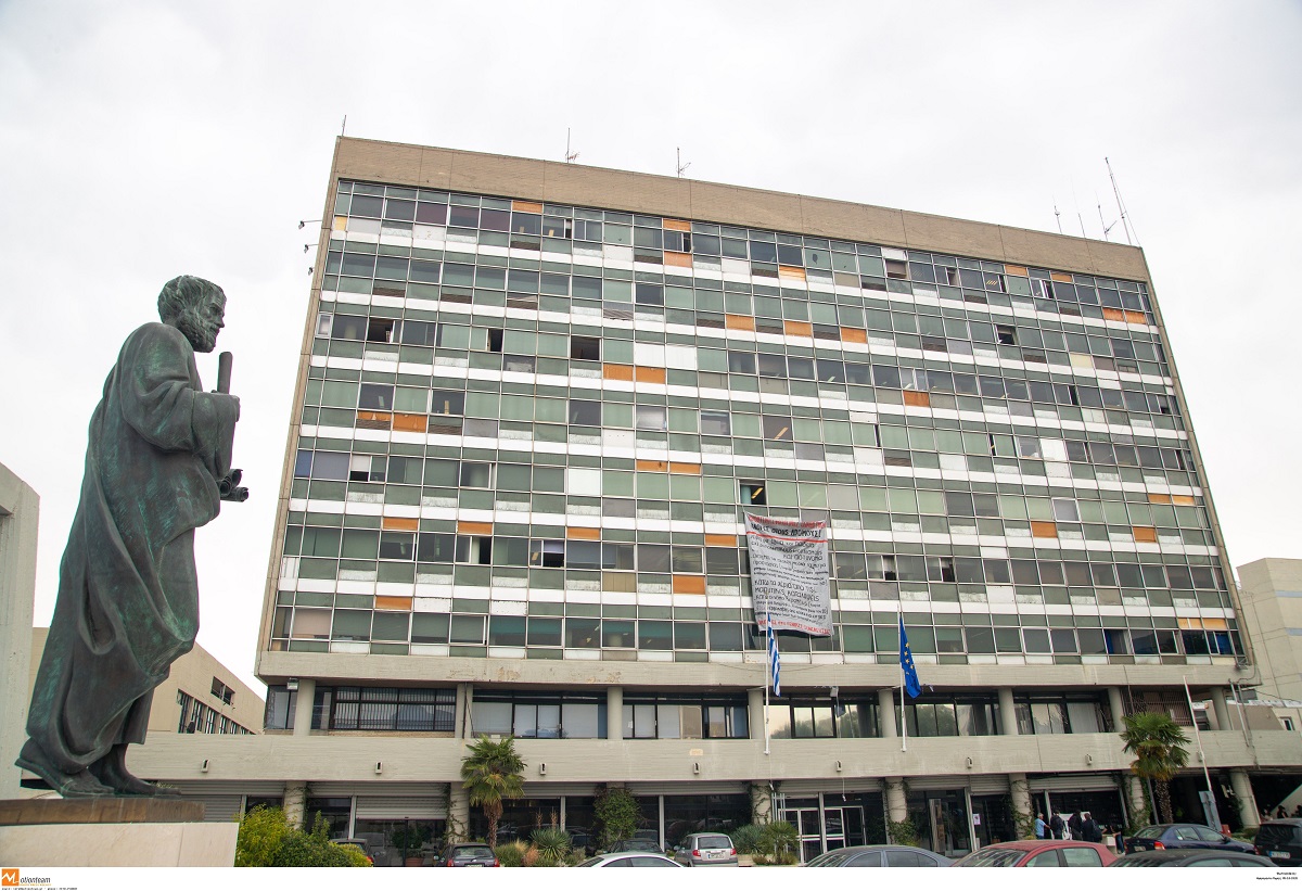 Το ΑΠΘ «υιοθετεί» τους 100 φοιτητές του από την Ουκρανία – Για σίτιση και έξοδα διαμονής