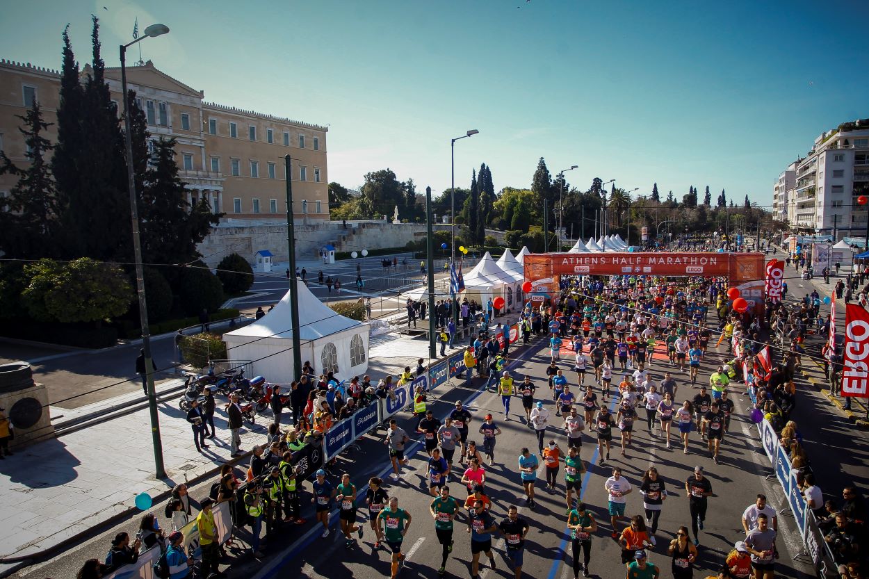 Κυκλοφοριακές ρυθμίσεις στην Αθήνα – Κυριακή 20/3: Κλειστοί δρόμοι για τον 10ο ημιμαραθώνιο
