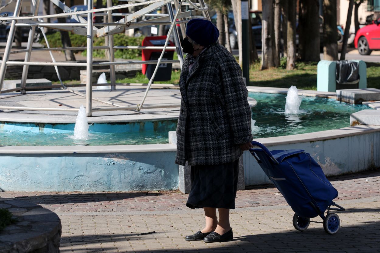 Γερμανικό δημοσίευμα: Φτωχοποίηση των συνταξιούχων στην Ελλάδα