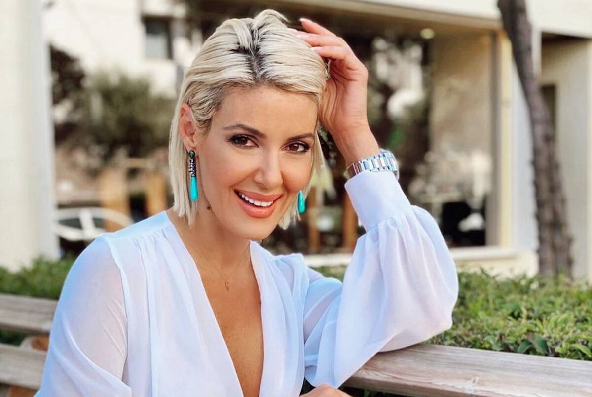 Εύη Φραγκάκη: Τα καυτά οπίσθια της αγαπημένης παρουσιάστριας προκαλούν εγκεφαλικά