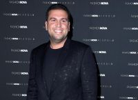 Ο Διευθύνων Σύμβουλος της Fashion Nova, Richard Saghian, αγοράζει το «The One» για 141 εκατομμύρια δολάρια