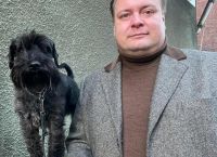 Διαμαρτυρία τύπου Bansky: «Τέχνη» από ακαθαρσίες σκύλου σε Ρώσικη πρεσβεία στη Φιλανδία