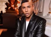 Ο Olivier Rousteing ήταν ο καλλιτεχνικός διευθυντής του οίκου Balmain και τώρα του Jean Paul Gaultier Ο Olivier Rousteing ήταν ο καλλιτεχνικός διευθυντής του οίκου Balmain και τώρα του Jean Paul Gaultier
