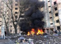 Πόλεμος στην Ουκρανία: Έκρηξη σε πολυκατοικία στο Κίεβο – Πέντε τραυματίες