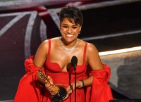 Queer: Η ηθοποιός Ariana DeBose έγραψε ιστορία στα Όσκαρ και η ομιλία της θα σας κάνει να κλάψετε Queer: Η ηθοποιός Ariana DeBose έγραψε ιστορία στα Όσκαρ και η ομιλία της θα σας κάνει να κλάψετε