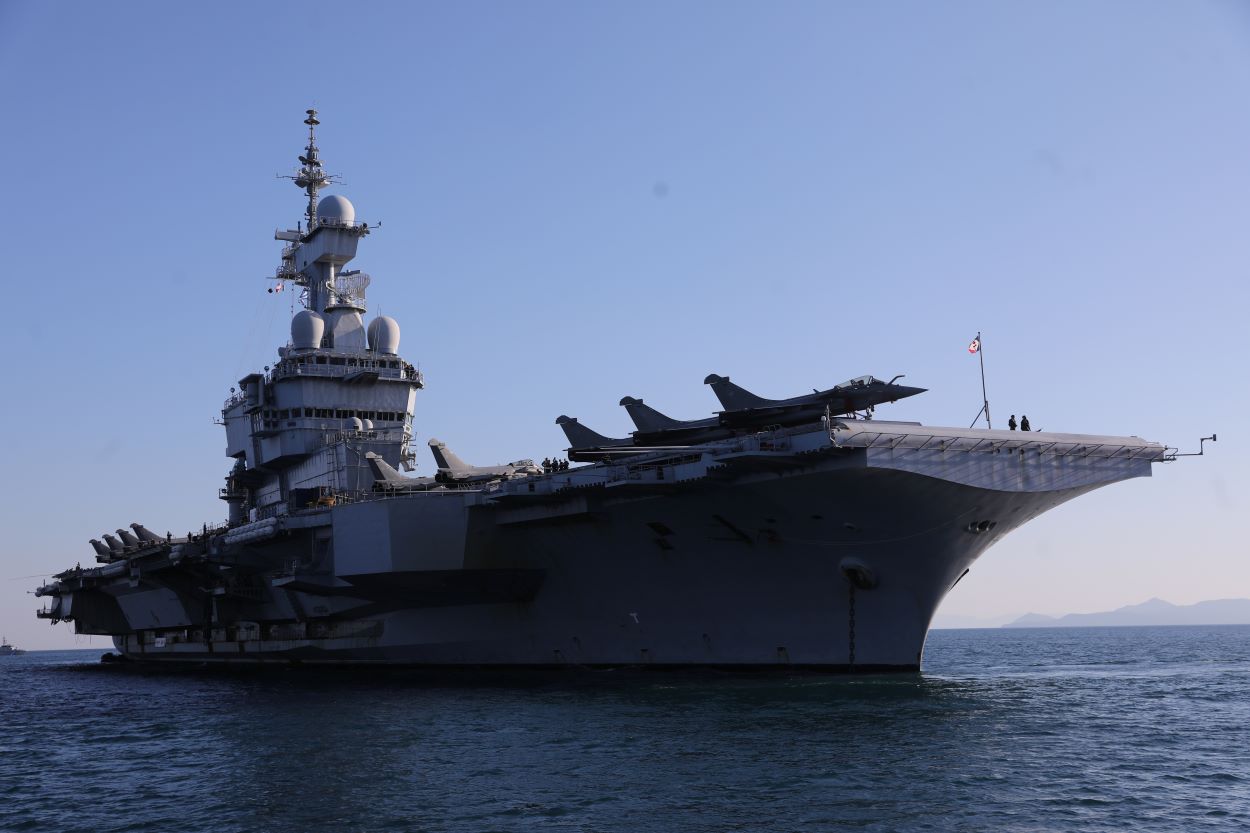 Αεροπλανοφόρο Charles de Gaulle: Στη Σούδα το μεγαλύτερο πολεμικό πλοίο της Ευρώπης