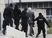 Πέτρος Φιλιππίδης: Την Παρασκευή θα συνεχιστεί η δίκη – “Φυγαδεύτηκε” ο ηθοποιός από τα δικαστήρια