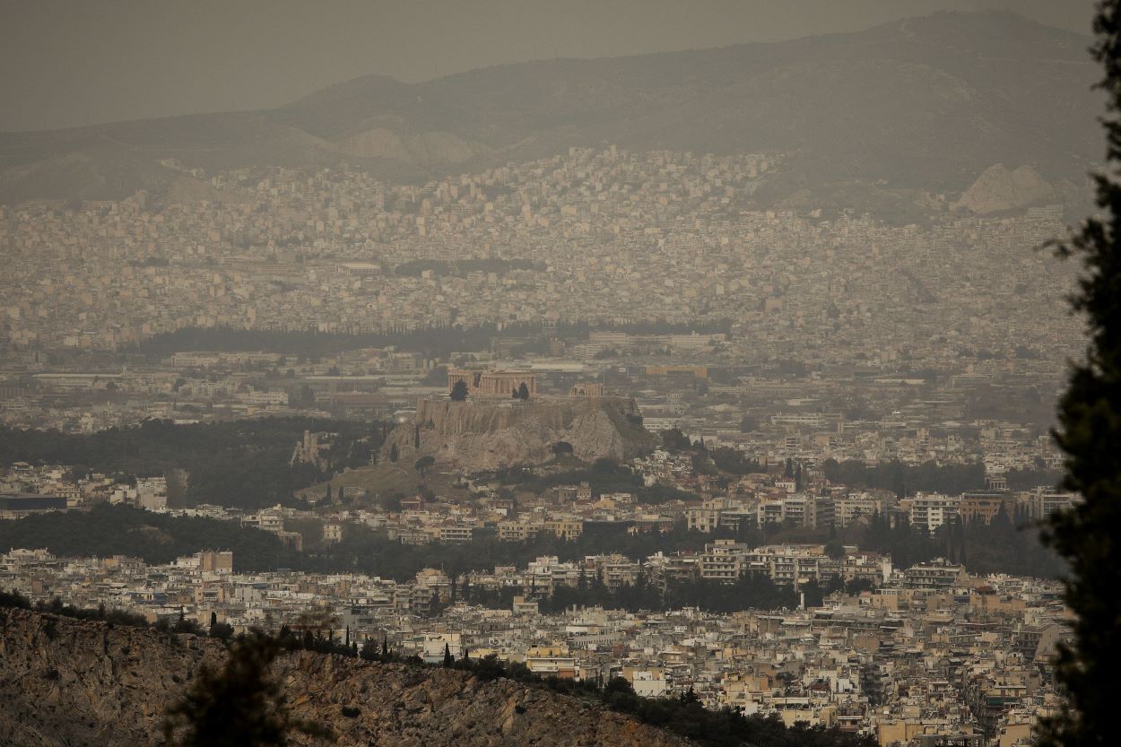 Αφρικανική σκόνη: Πόσο επικίνδυνη είναι -Τι λένε οι ειδικοί [vid]