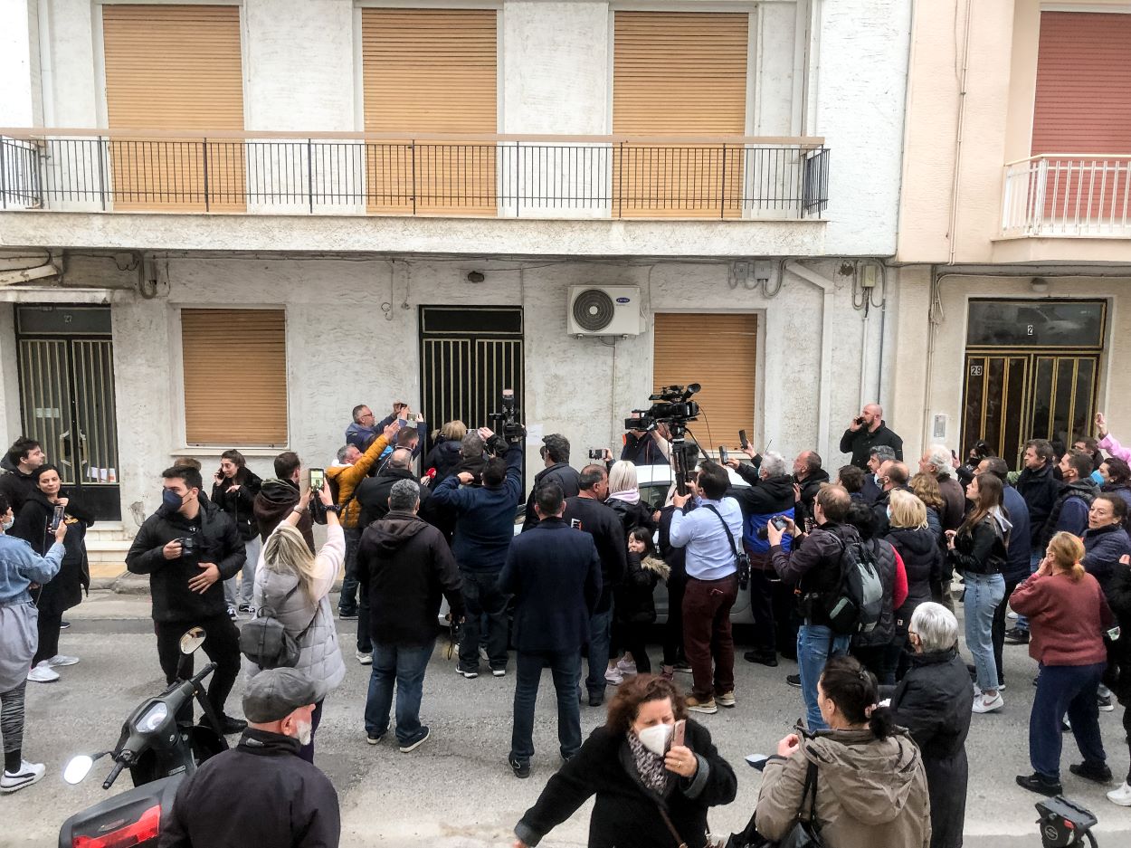 Θάνατος τριών παιδιών στην Πάτρα: Επεισόδια με την αδερφή και τη μητέρα της Ρούλας Πισπιρίγκου